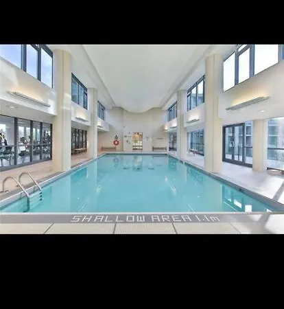 Spacious 2 Bedroom Plus Den, 2 Bath, Sleeps 5 With Balcony And Lakeview Downtown Toronto Condo Exterior photo