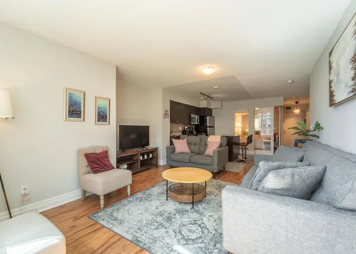 Spacious 2 Bedroom Plus Den, 2 Bath, Sleeps 5 With Balcony And Lakeview Downtown Toronto Condo